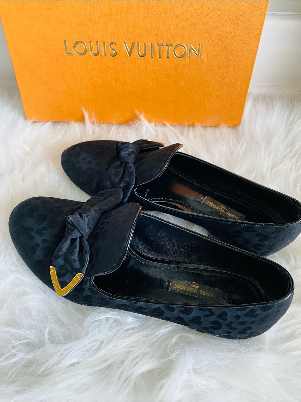🛍️Louis Vuitton Authentic Vintage 2013 Satin Bow Amulet Loafers With Box